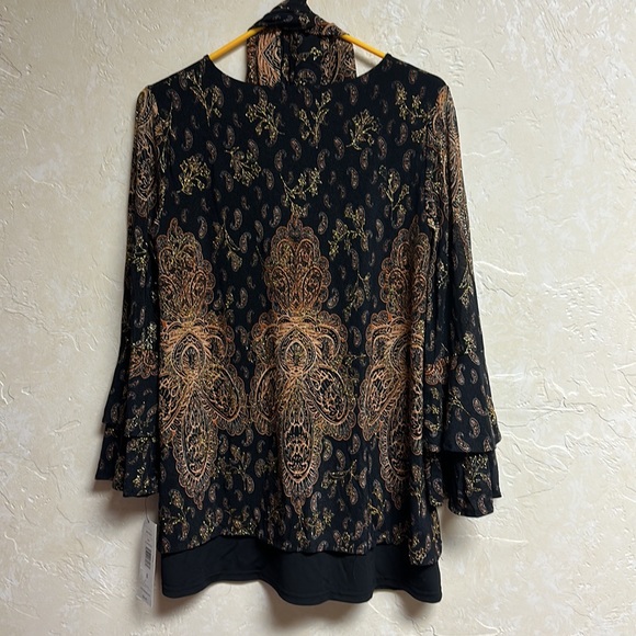 Beautiful Calessa Top - Black with rust --gold glitter - detachable scarf. - Picture 4 of 6